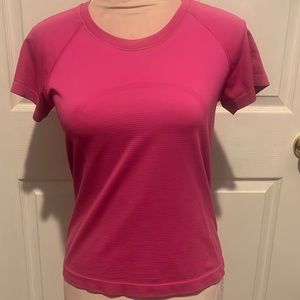 COPY - Lululemon swiftly T race length like new!